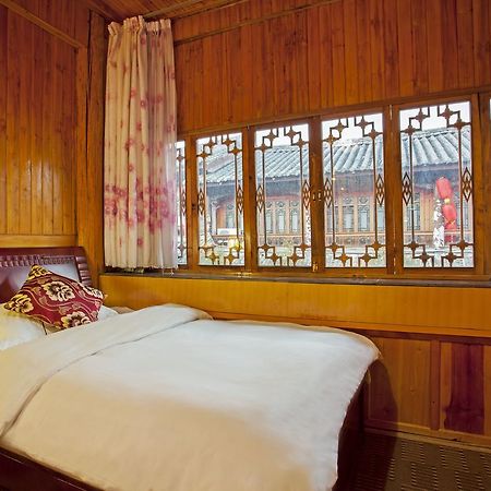 Nancheng Shiguang Inn Nanmen Branch Лиджанг Екстериор снимка